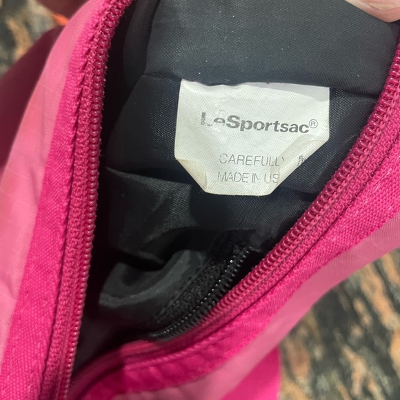 Lesportsac crossbody bag. Used. Small size - Picture 6 of 7